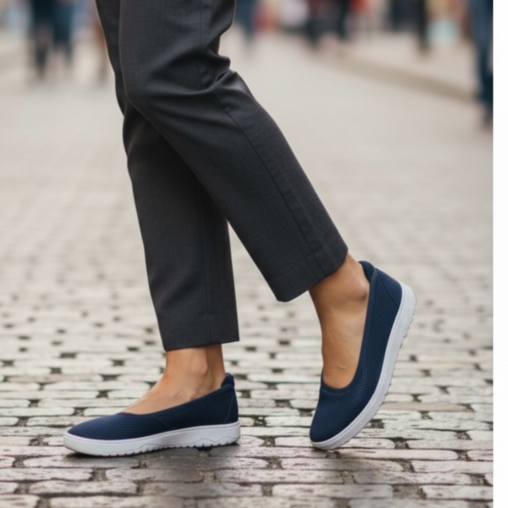 Crocs Reviva Women’s Navy Canvas Ballet Flats Casual Walking Slip On Shoes 6